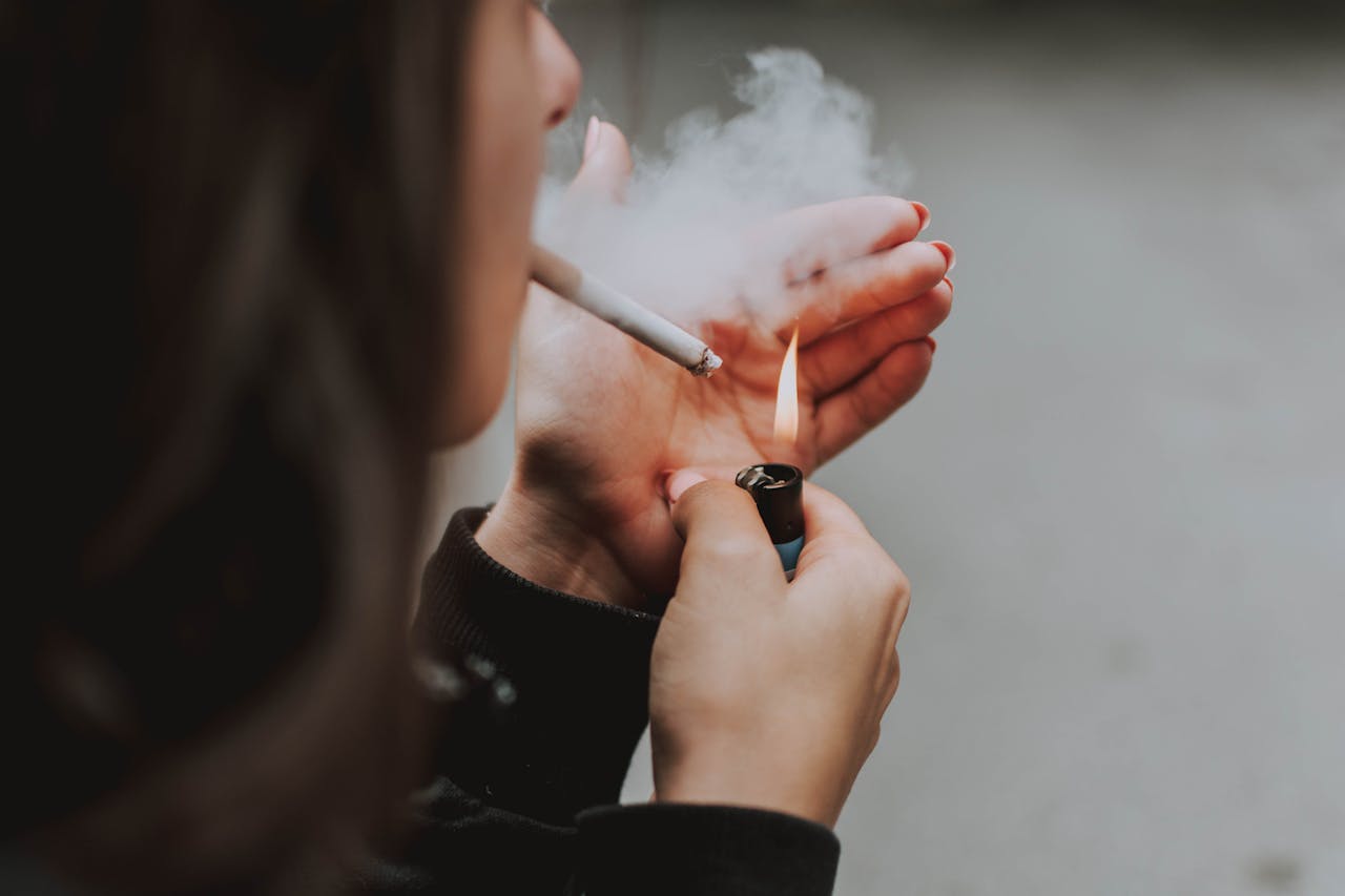 Dry Herb Vape vs. Smoking - What You Need to Know